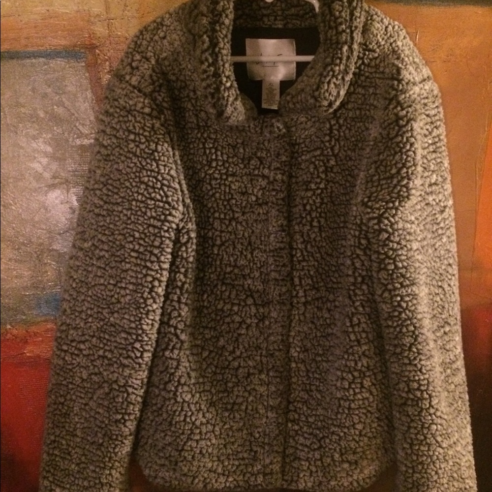 White fawn Tillys girls gray Sherpa jacket